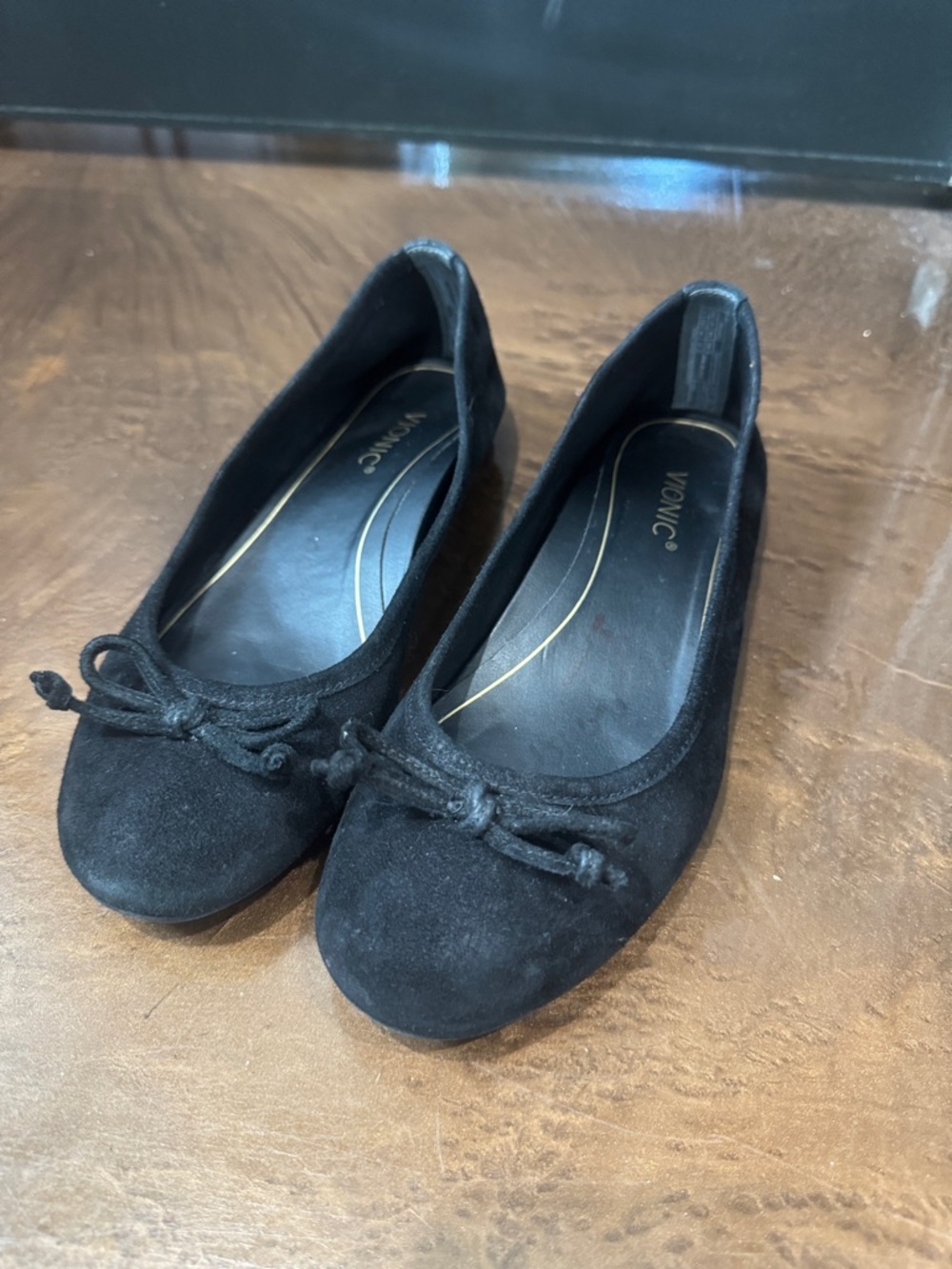 Vionic Black Suede Bow Ballet Flats